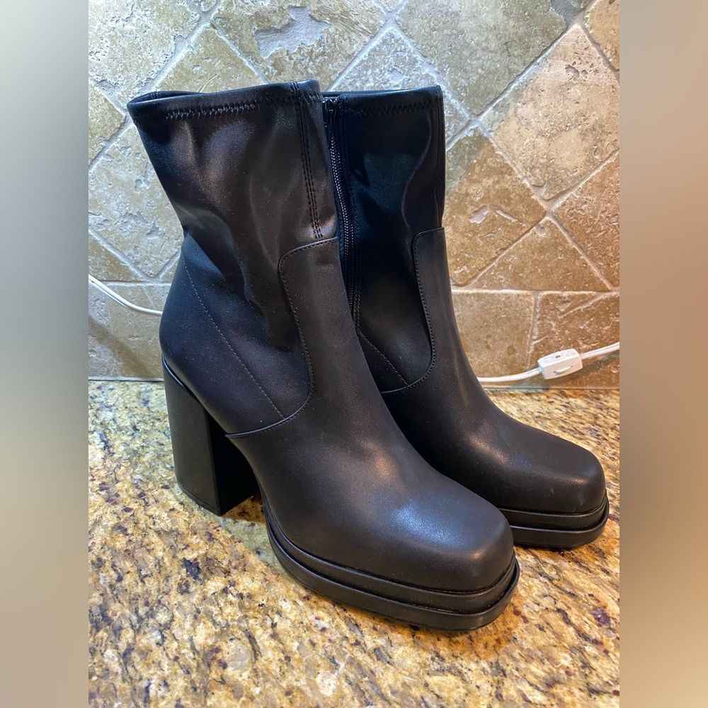 New Steve Madden chunky boots‎